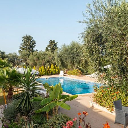 Bed and Breakfast Luca Mare Gouvia Exterior foto