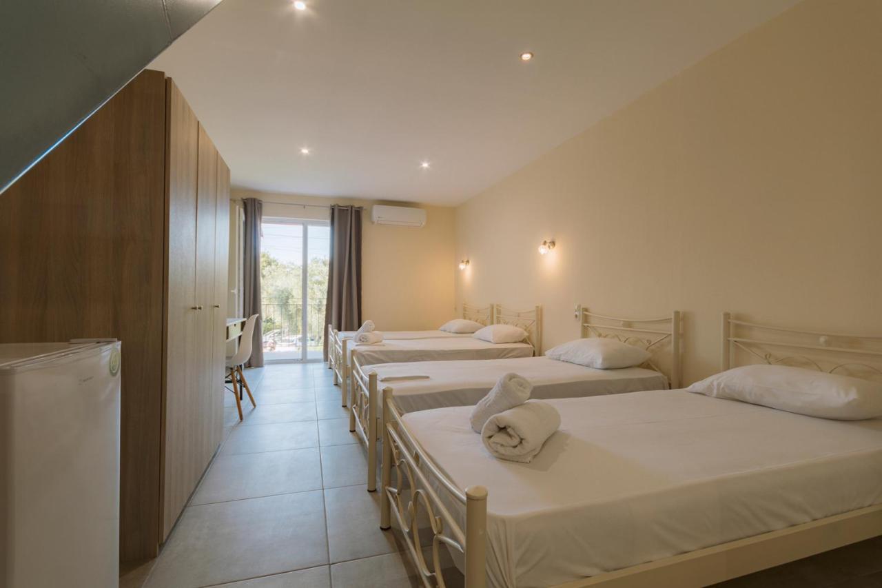 Bed and Breakfast Luca Mare Gouvia Exterior foto