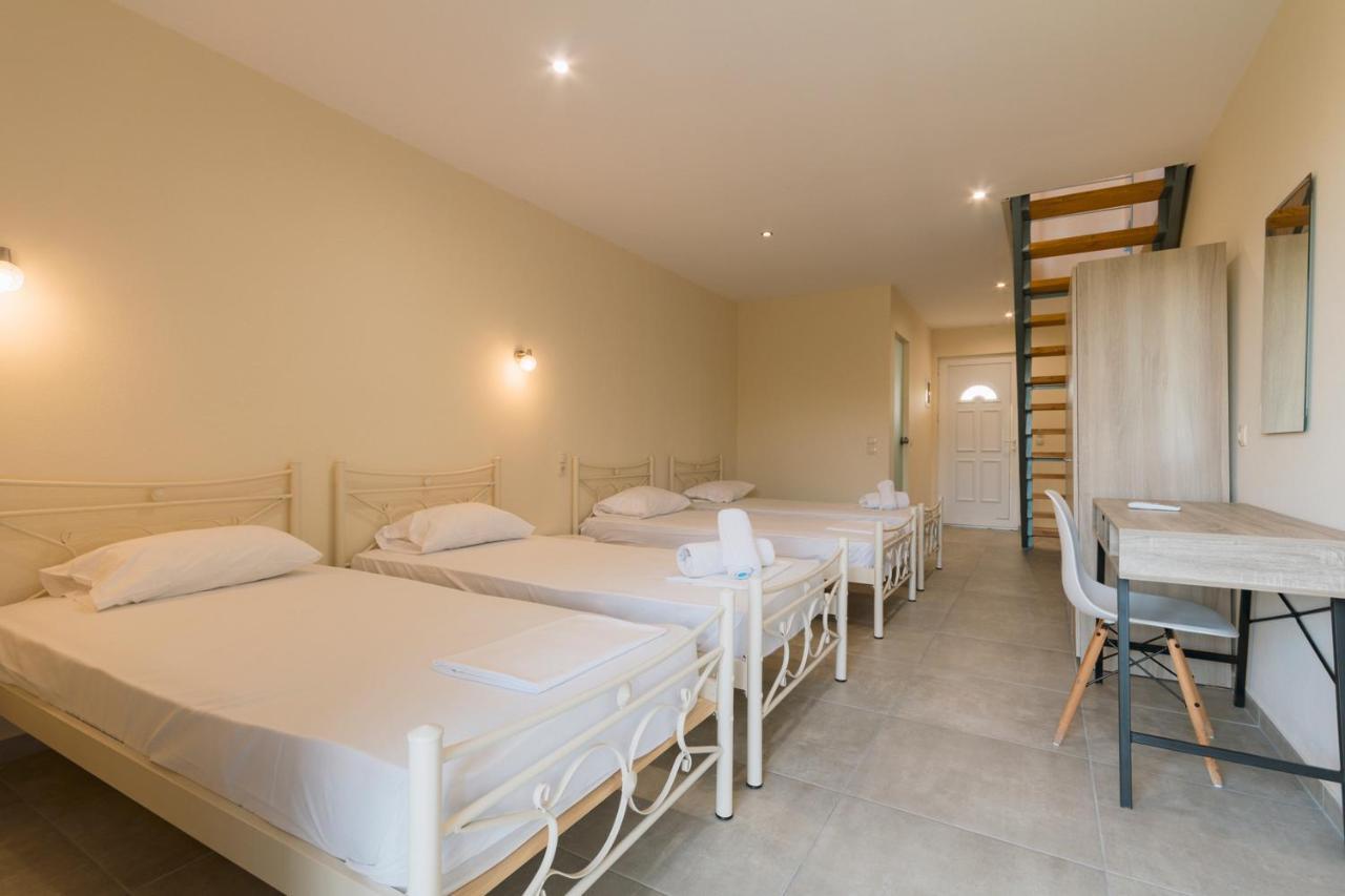 Bed and Breakfast Luca Mare Gouvia Exterior foto