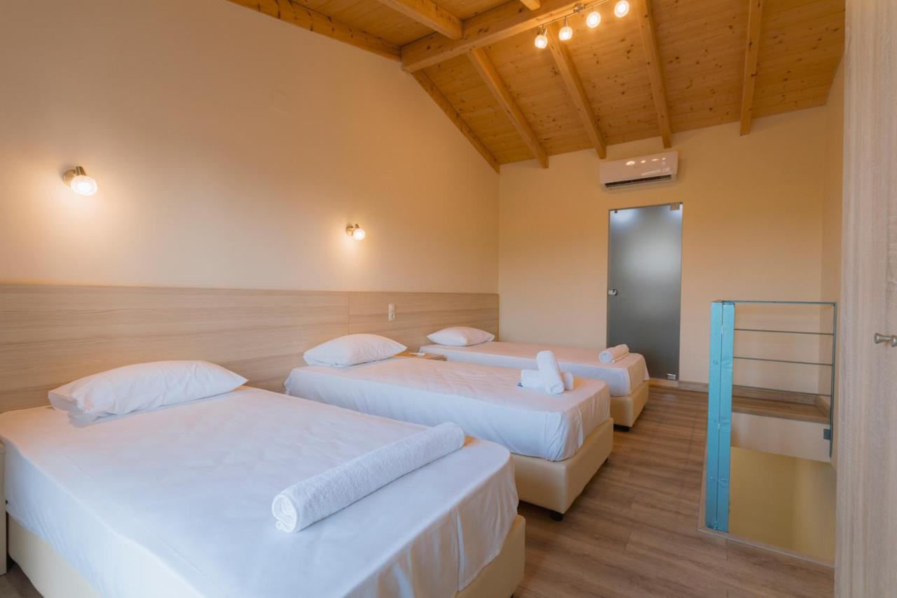 Bed and Breakfast Luca Mare Gouvia Exterior foto