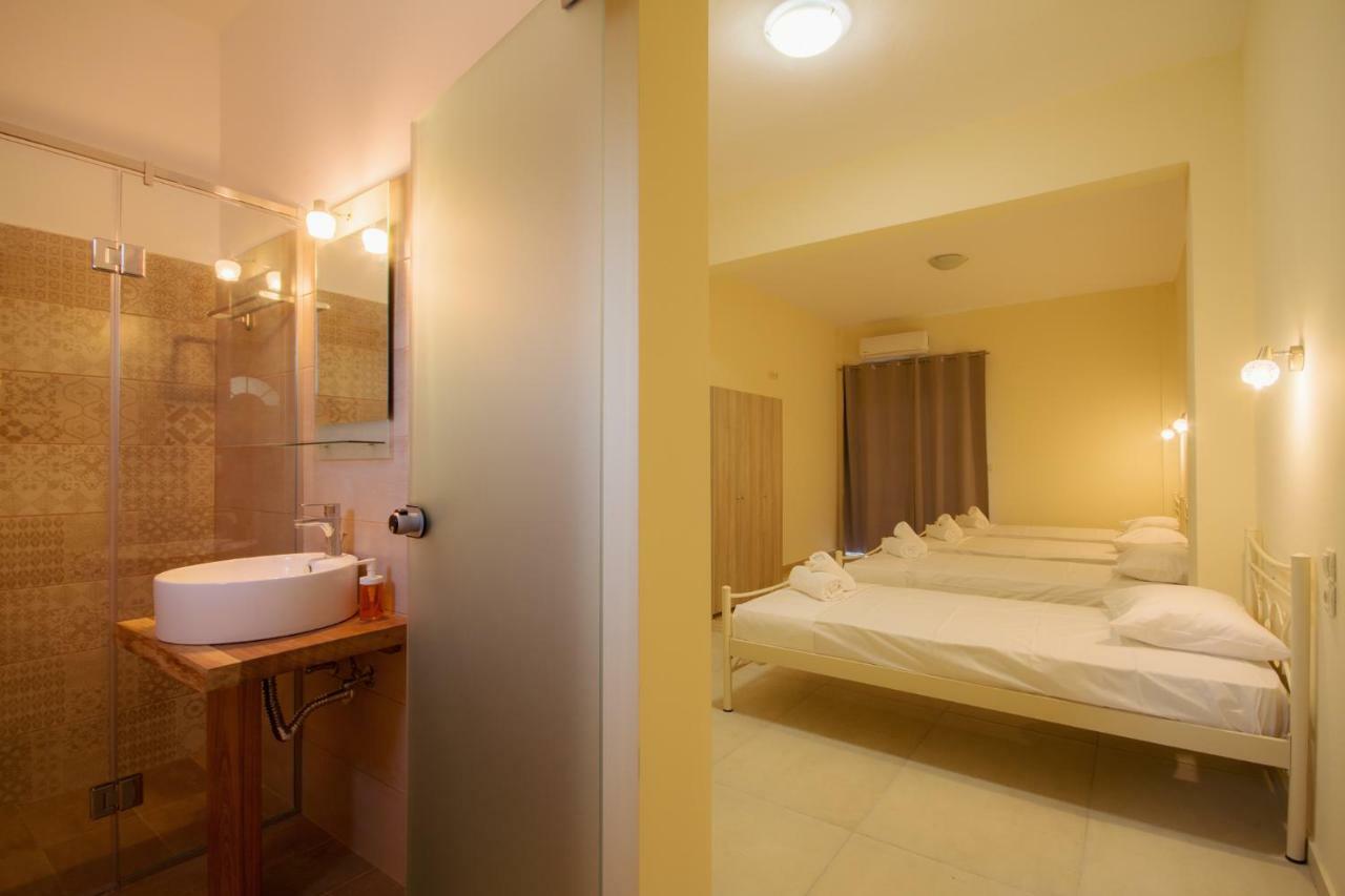 Bed and Breakfast Luca Mare Gouvia Exterior foto