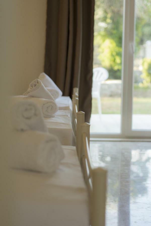 Bed and Breakfast Luca Mare Gouvia Exterior foto