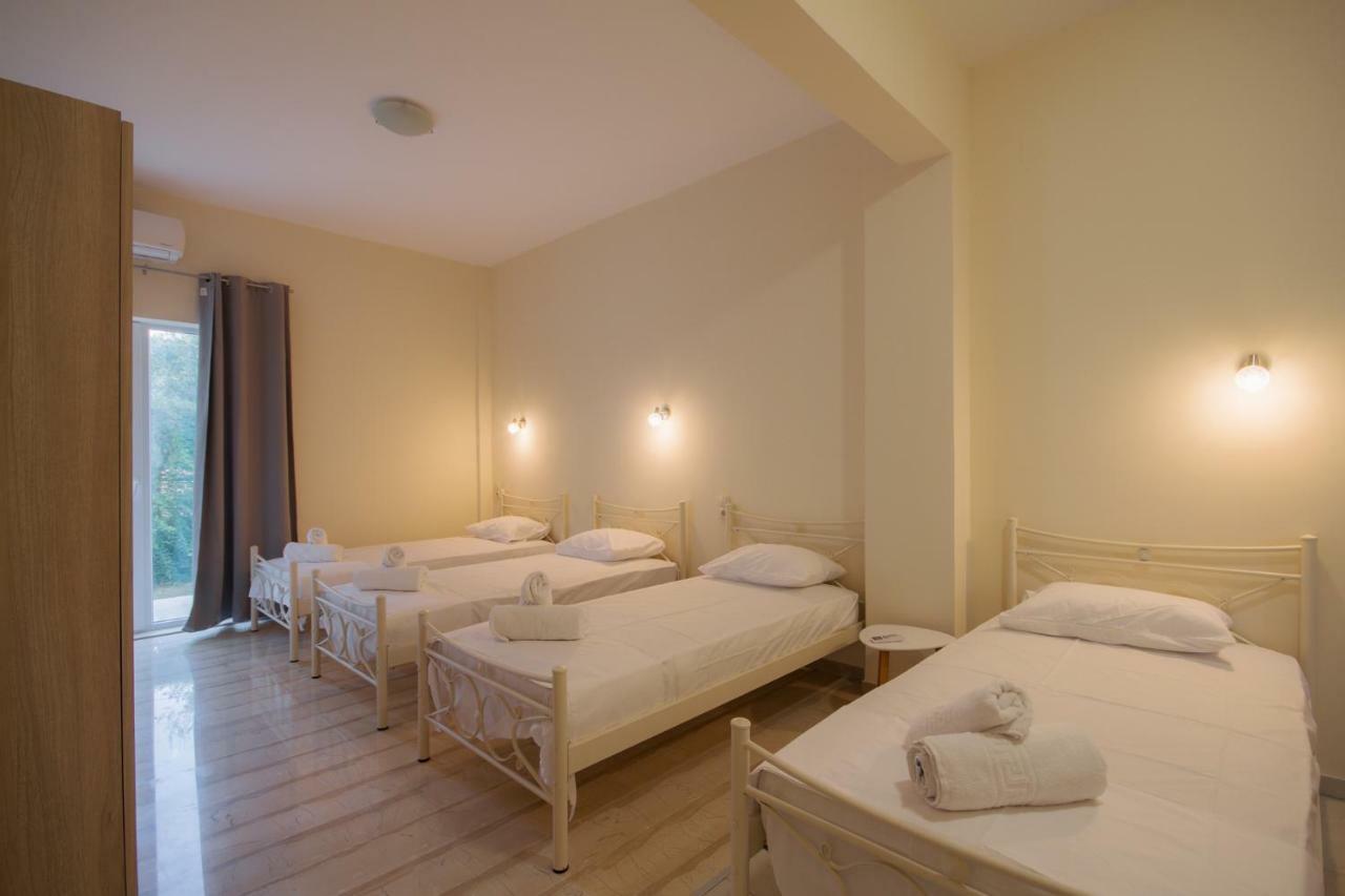 Bed and Breakfast Luca Mare Gouvia Exterior foto
